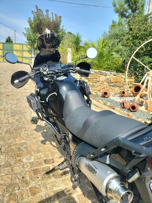 Triumph tiger 900