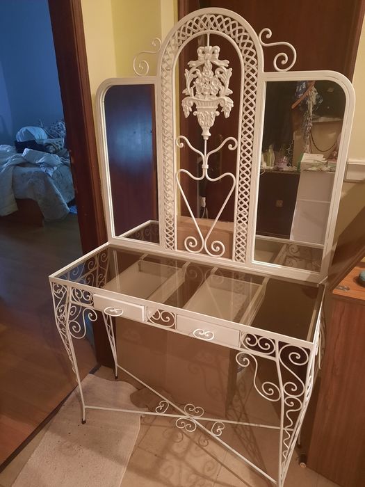 Mobília de quarto em ferro