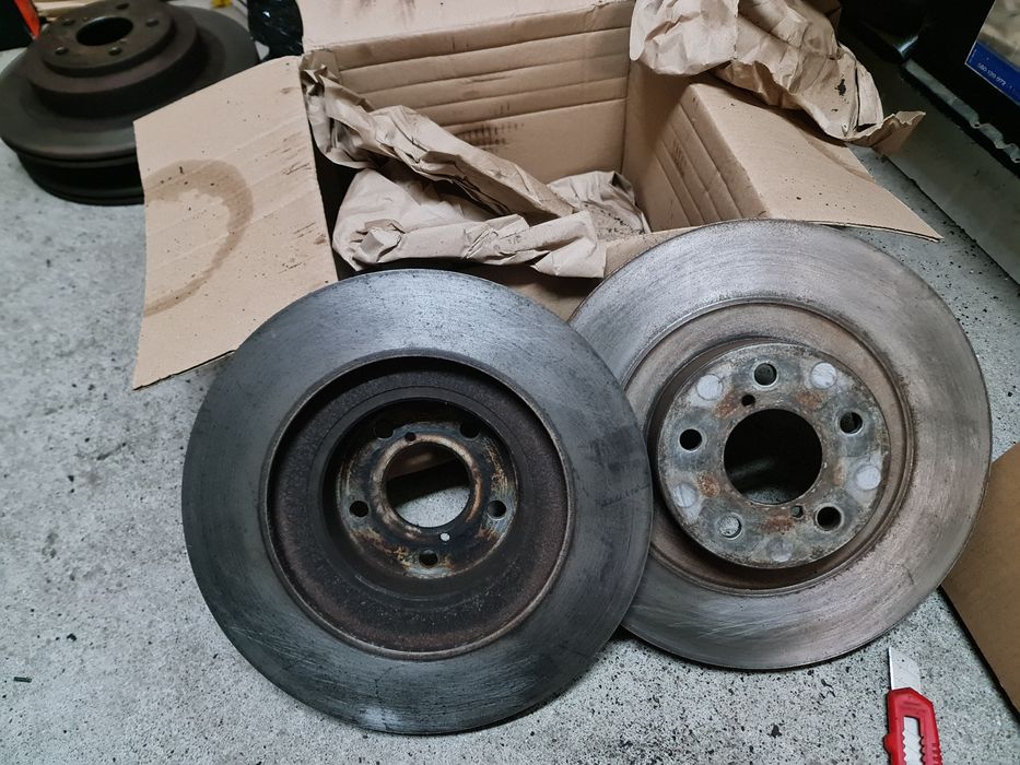 Subaru Impreza  GT WRX gc gd Zaciski tarcze hamulce