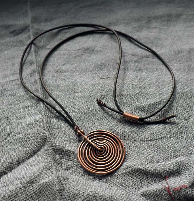 Miedziany naszyjnik ze spiralą – styl słowiański / boho