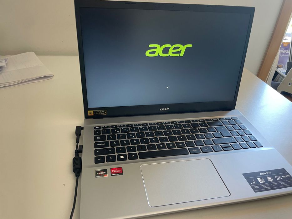 Notebook Acer Aspire 3 15 AMD Ryzen 7 5700U com Radeon Graphics 16 G RAM