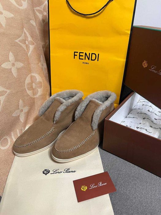 Loro Piana Open Walk Loafers – rozmiar 38, z futrem, kolor beige