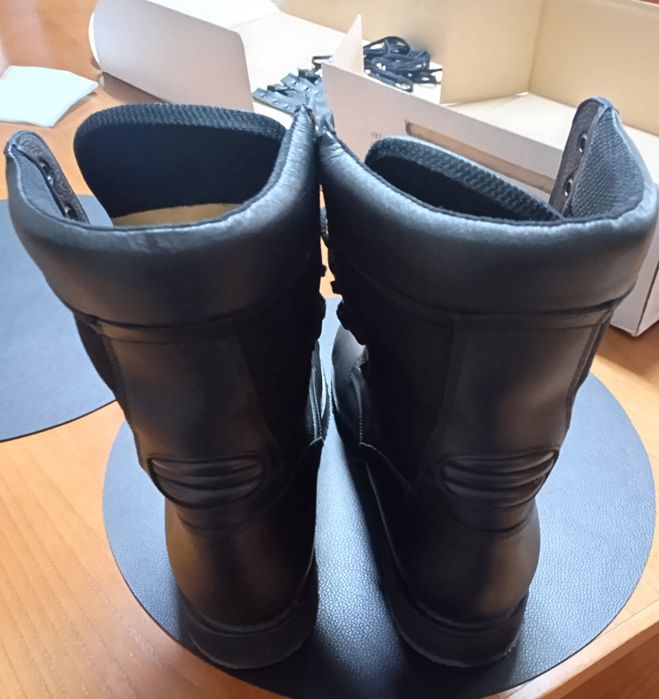 Botas militares novas