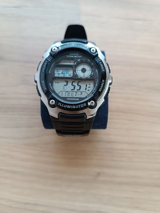 Sprzedam oryginalny zegarek Casio AE-2100W.Uszkodzony,na części.