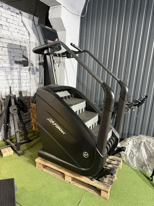 Ступеньки , лестница , степпер Climb Life Fitness SE 2 FulHd