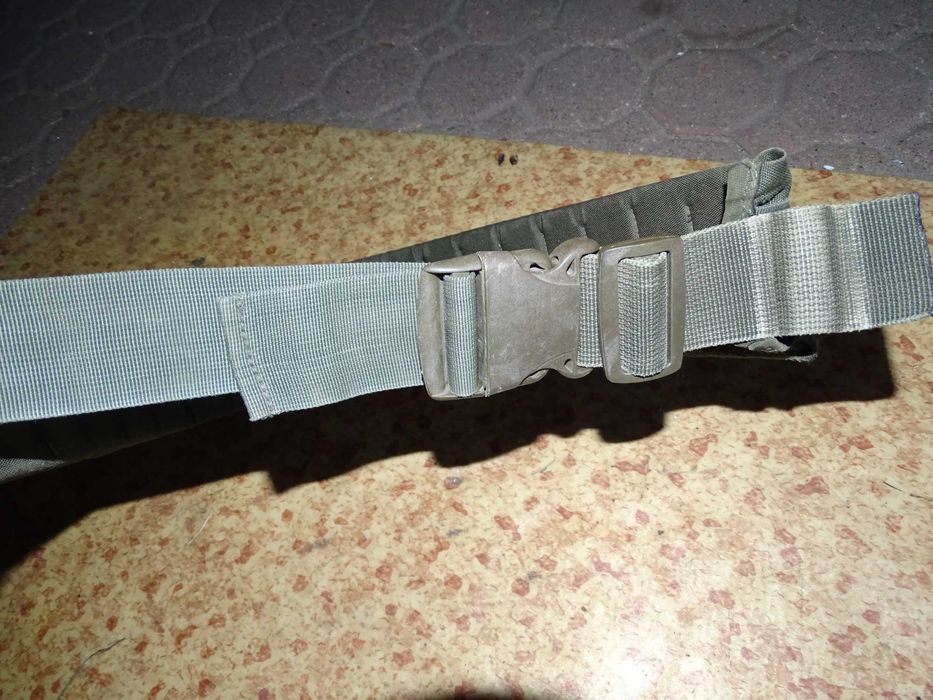 pas taktyczny z szelkami