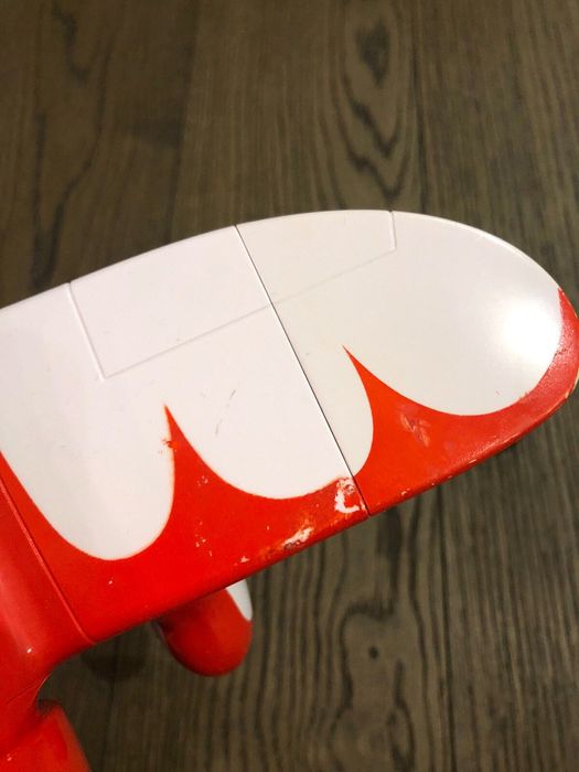 Самолёт на управлении Disney. Оригинал. EL Chupacabra.