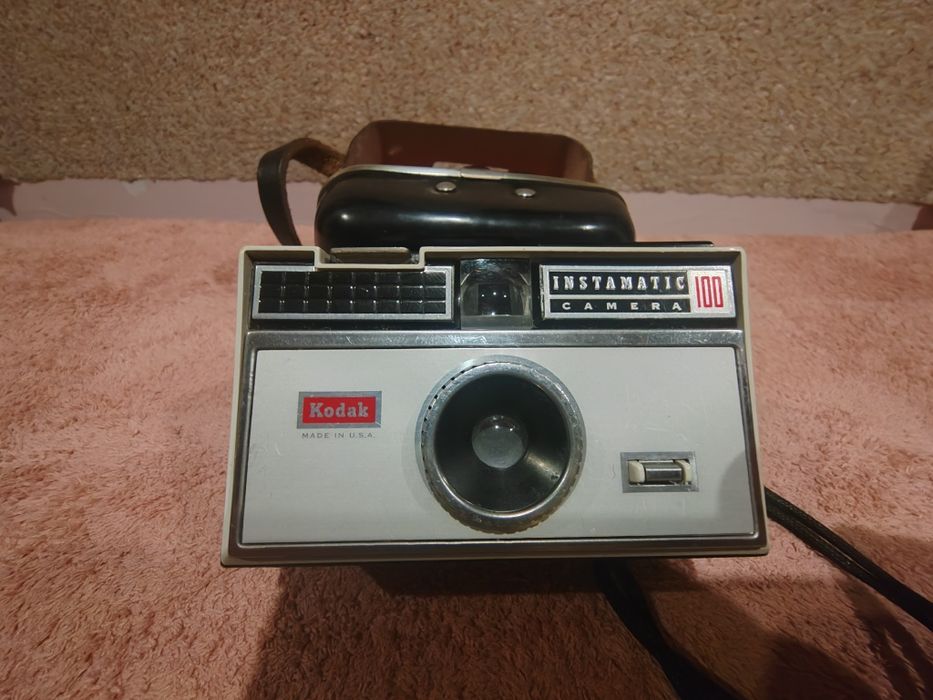 Analogowy aparat Kodak instamatic 100