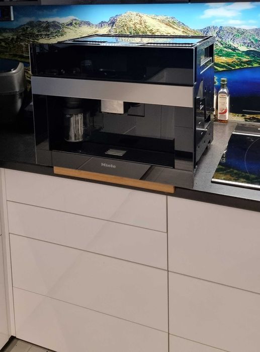 Kawiarka, ekspres do kawy Miele CVA 7845 czarny, przyłącze wody