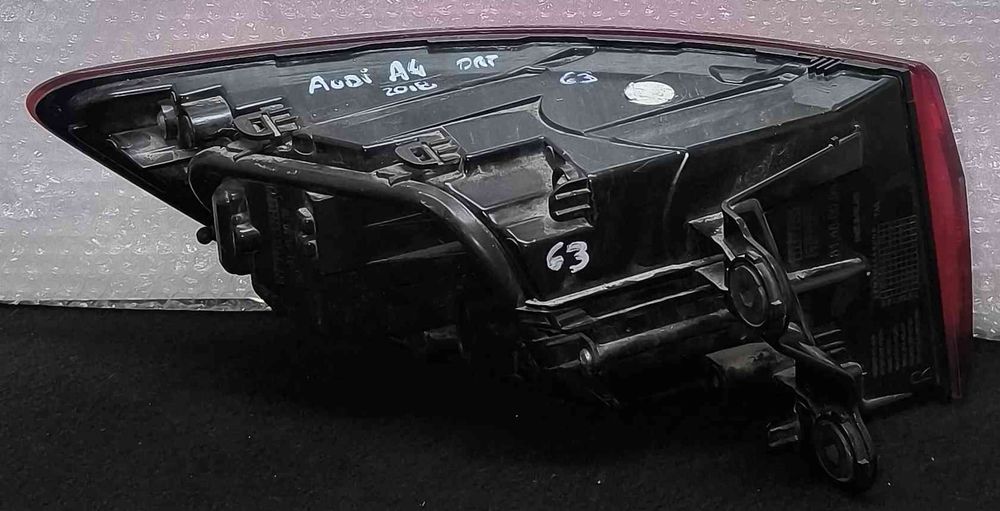 Farolim Direito 8W9945070 - AUDI A4 B9