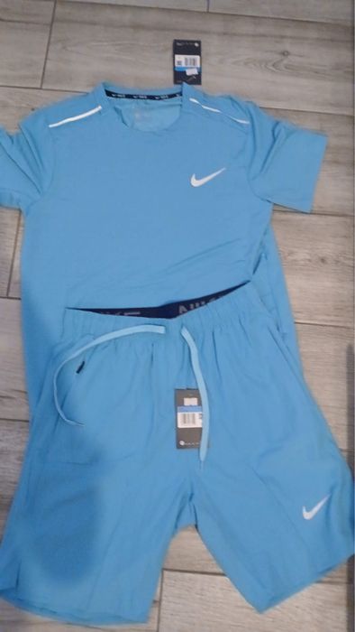 Fato de treino azul da nike tamanho M