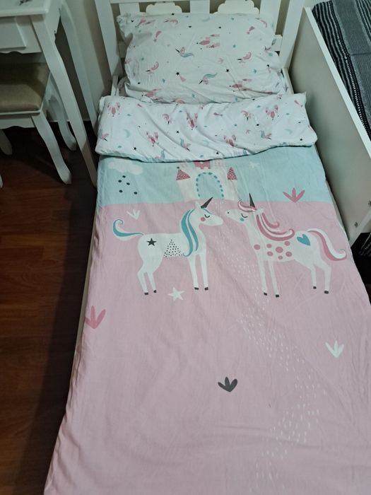 Cama de criança com  colchão