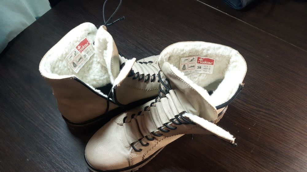 Продам зимние женские ботинки фирмы Rieker