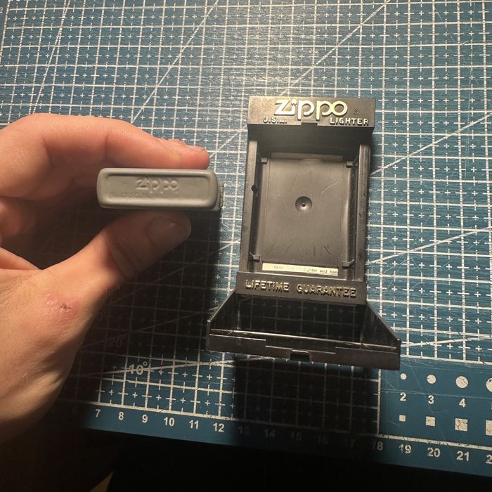 Isqueiro zippo matte cinza modelo 223zb