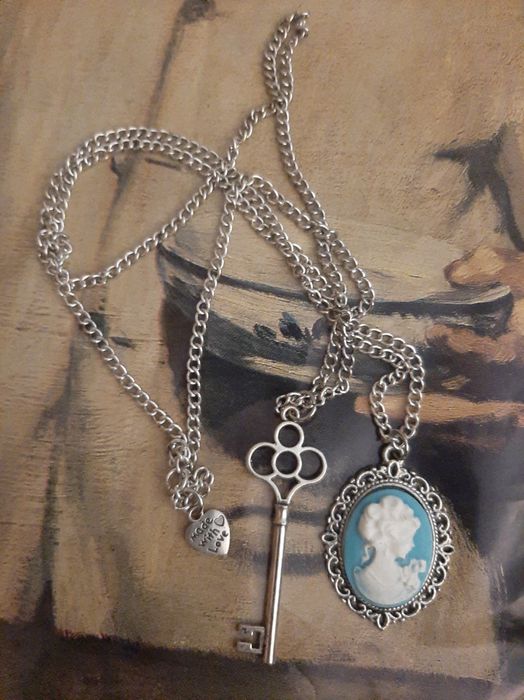 Pingente Vintage + Colar/Fio