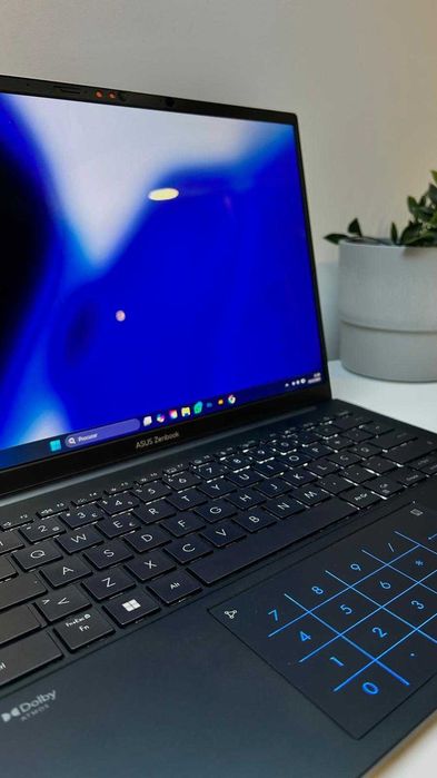 ASUS Zenbook OLED 14” | Intel Ultra 7 | 1TB | 32GB RAM