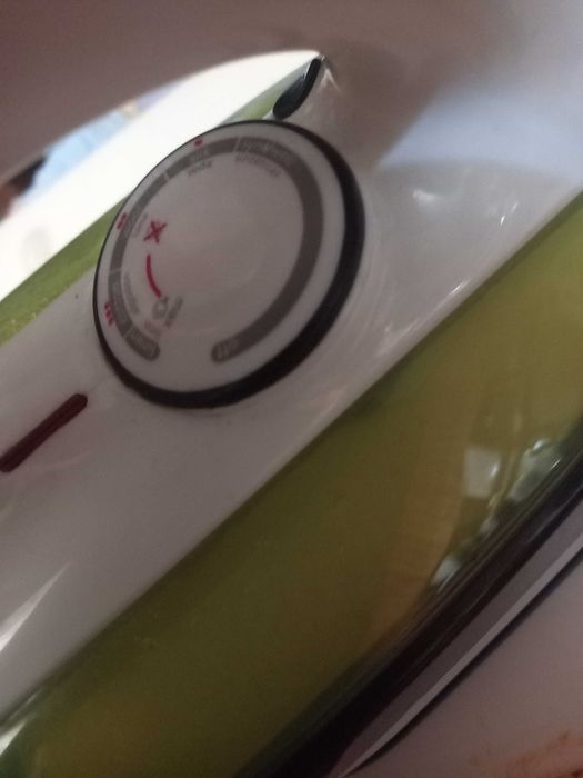 Якісна велика керамічна праска Camry CR 5025