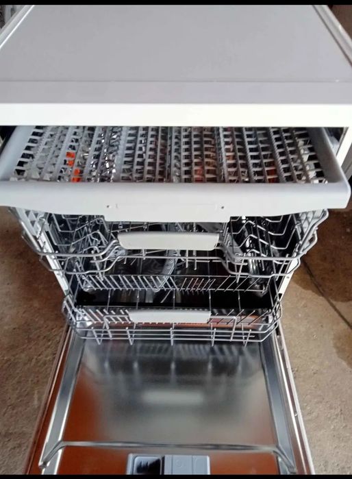 Máquina de lavar loiça Hotpoint Ariston