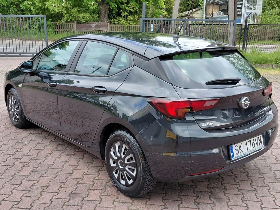 Opel Astra K ** benzyna ** niski przebieg