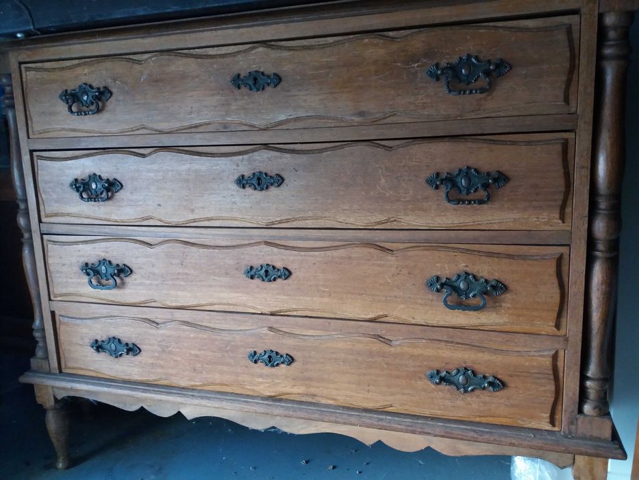 Cómoda estilo Luis XV