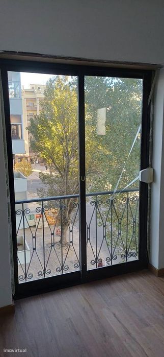 Apartamento T4 para Arrendamento – Bairro do Liceu, Setúbal Totalmente