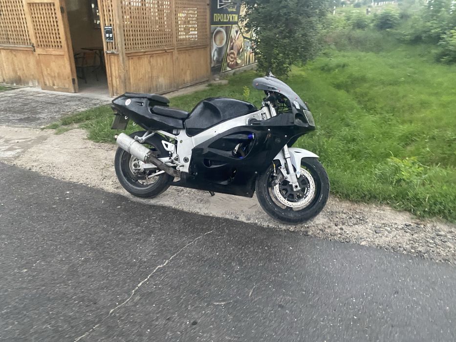 Suzuki gsxr 600SRAD