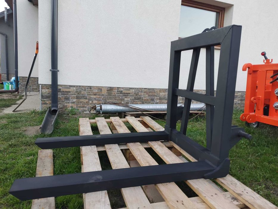 Paleciak na tuz Na Tył Ciągnika Nowy Udźwig 1 t gwarancja Transport.