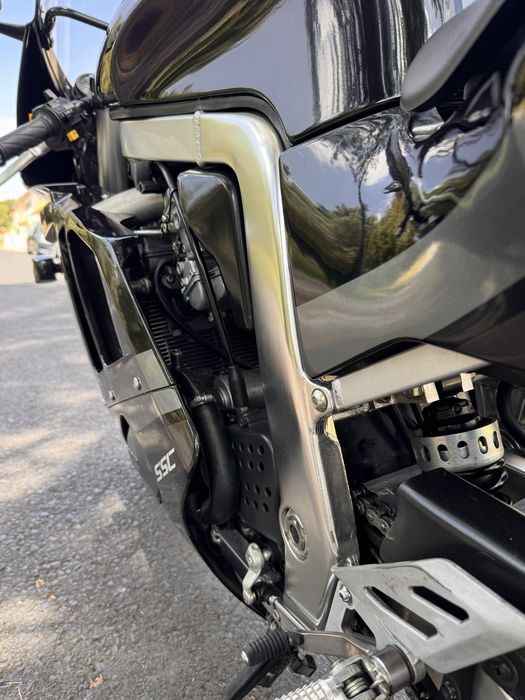 Suzuki GSXR 400 R ( GK76A )