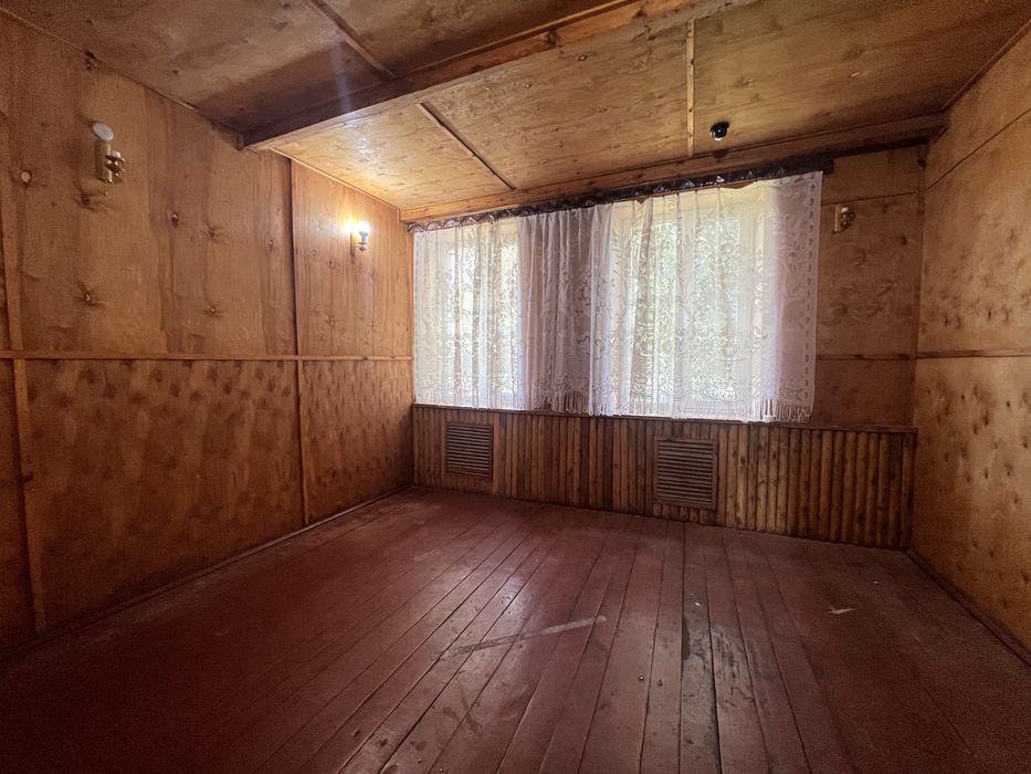 Будинок для багатодітної родини або реабілітаційний центр