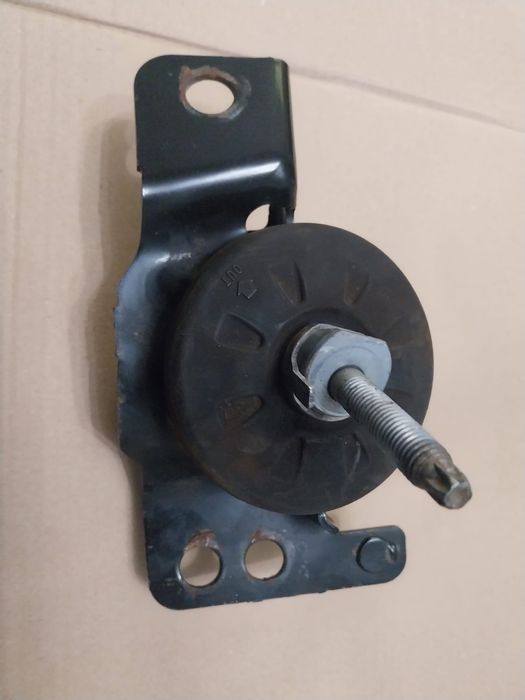 Poduszka silnika pod silnik jeep wrangler jl 2023r