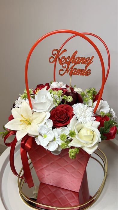 Flower box kosz kwiaty róże mydlane bukiet prezent czerwony