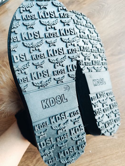 Якісні дуже теплі уггі, натур замша та натуральне хутро