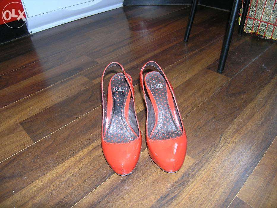 Buty damskie lakierowane 38