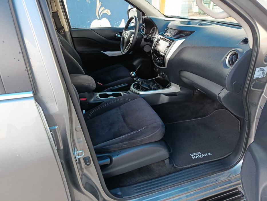 Nissan Navara NP 300 5 lugares