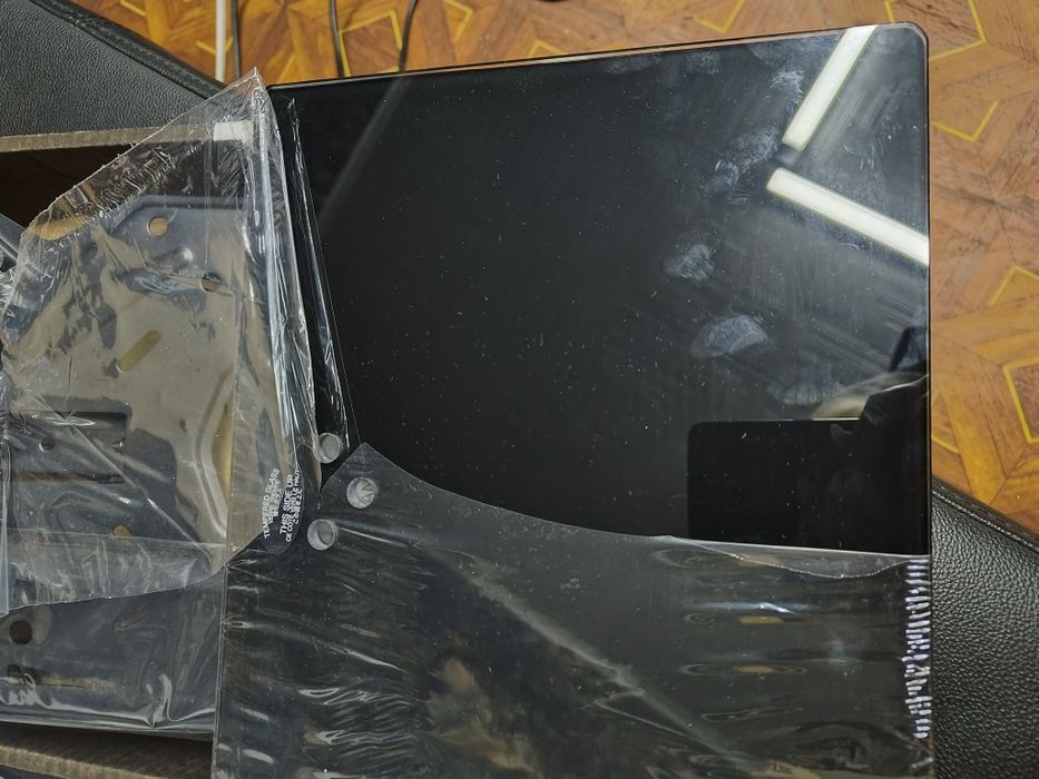 Настільне кріплення для монітору або телевізора. Perlegear.