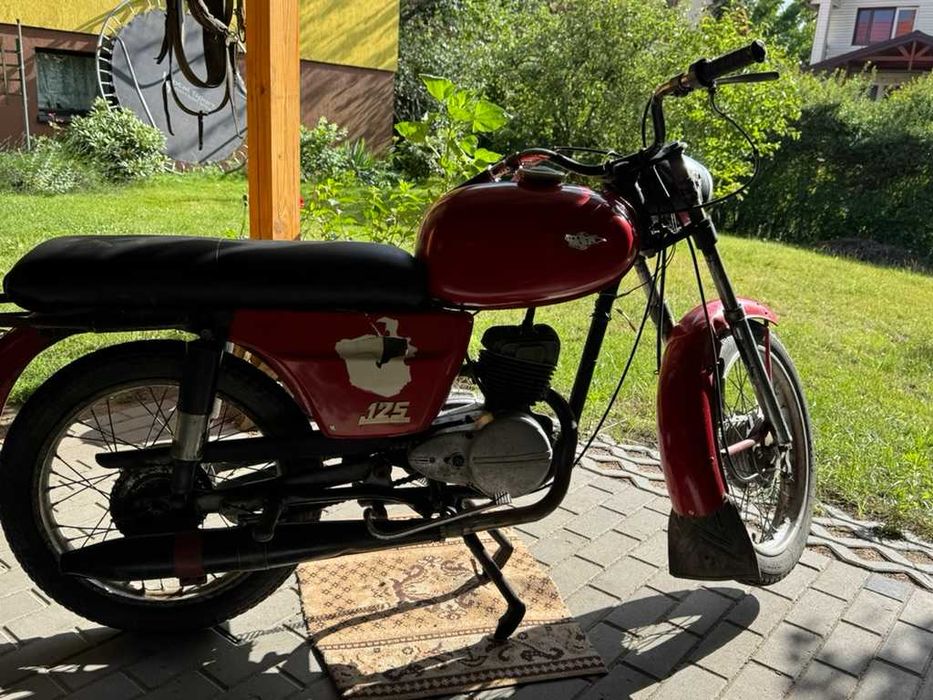 Motor WSK 125 czerwony