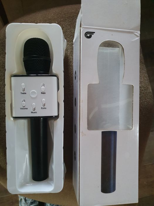 Microfone com bateria e carregador