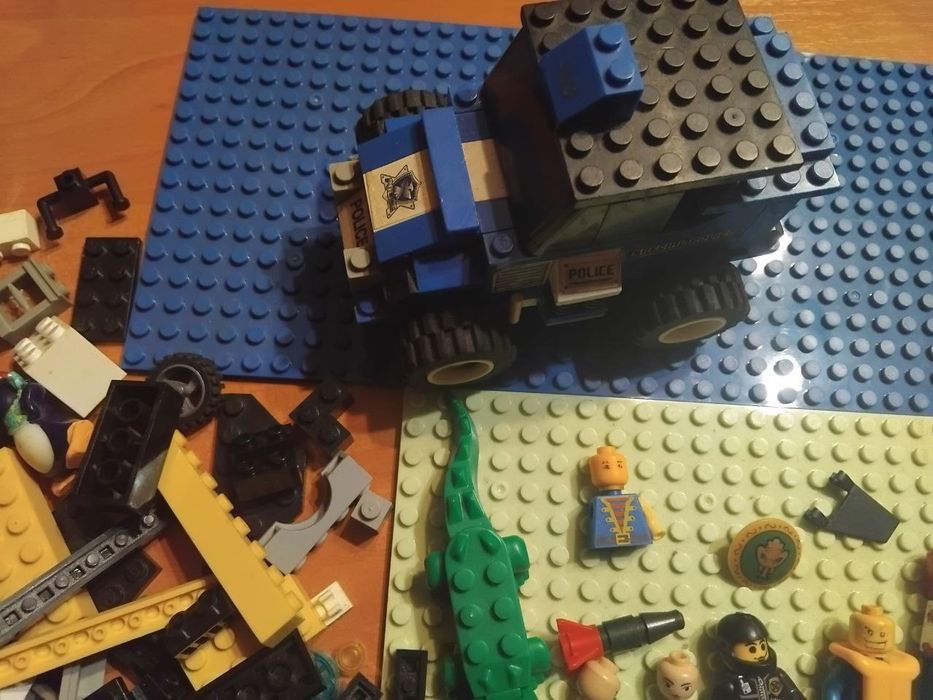 Продам конструктор лего.