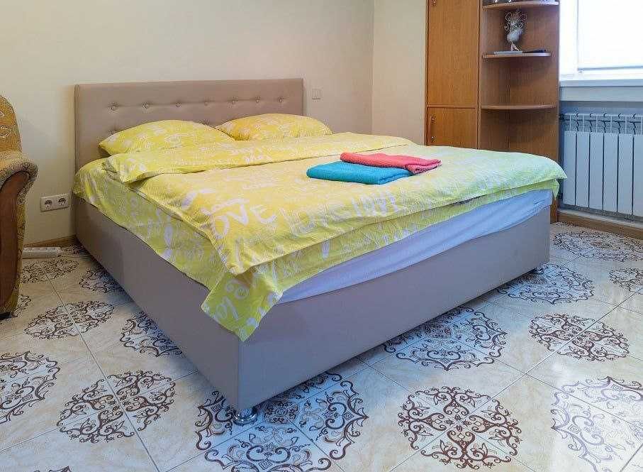 Подобово,погодинно, 1-к квартира, вул Голосіївська 3. Метро Деміївська