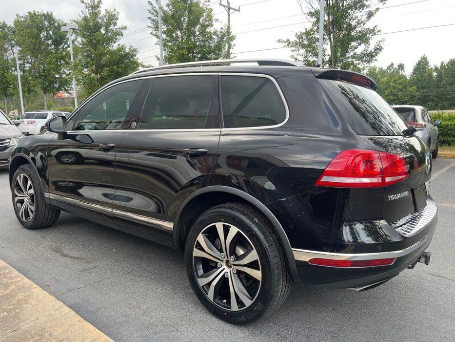 Volkswagen Touareg      2017