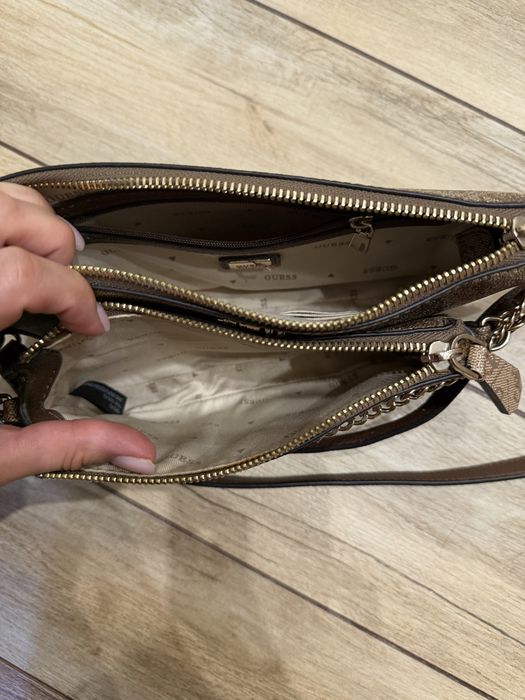 Бежева коричнева сумочка сумка guess