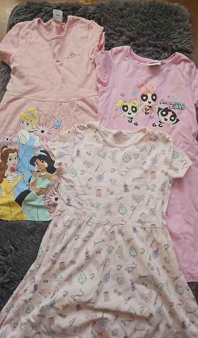 Sukienki dziewczęce r.134 disney