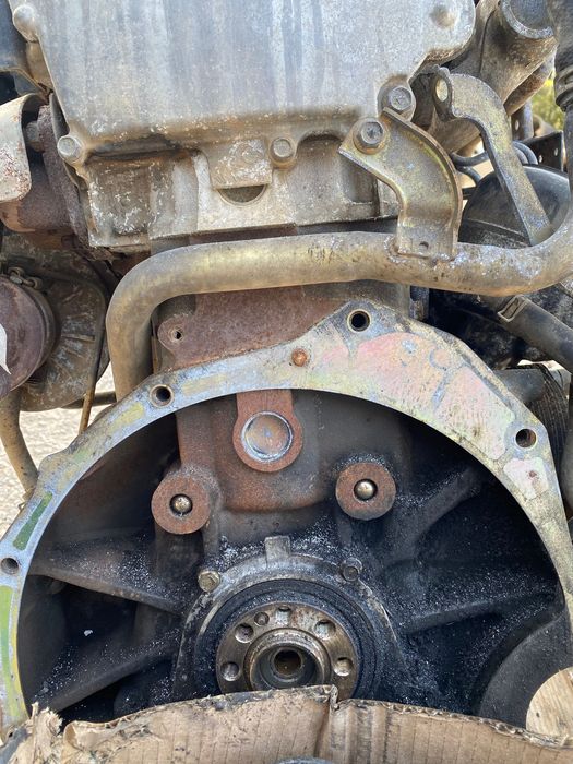 Motor, caixa de velocidades e transferências nissan Navarra 2002