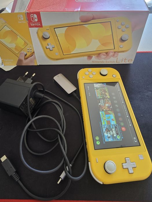 Nintendo switch lite em bom estado mas atenção.