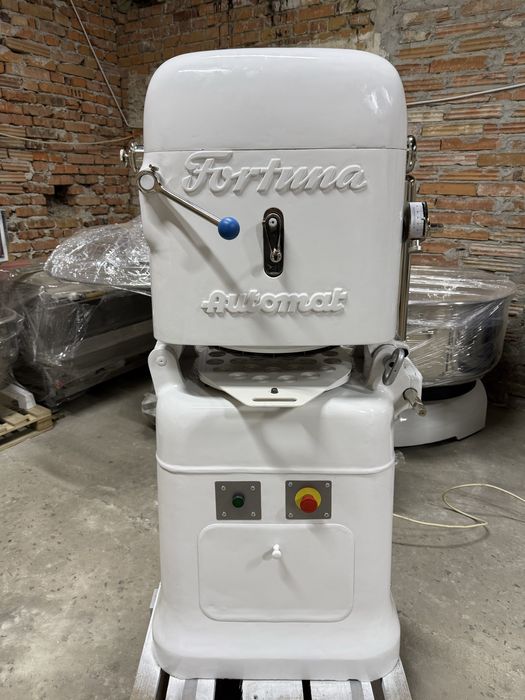 Дільник округлювач для булочок. Делитель округлитель Fortuna 3 automat