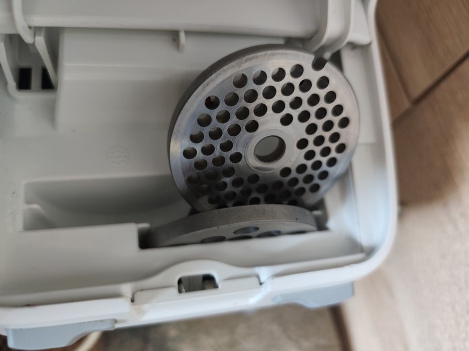 М’ясорубка Bosch MFW3X10W