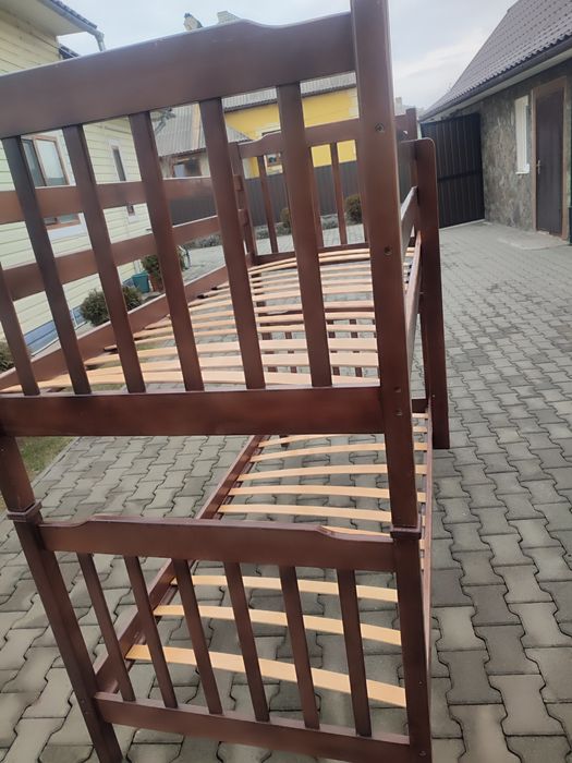 Продам двоярусне ліжко
