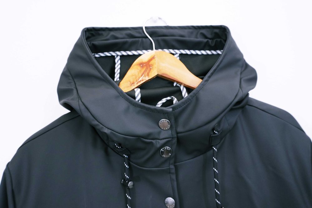 Y99 przeciwdeszczowy płaszcz damski wiosenny czarny kaptur L 40