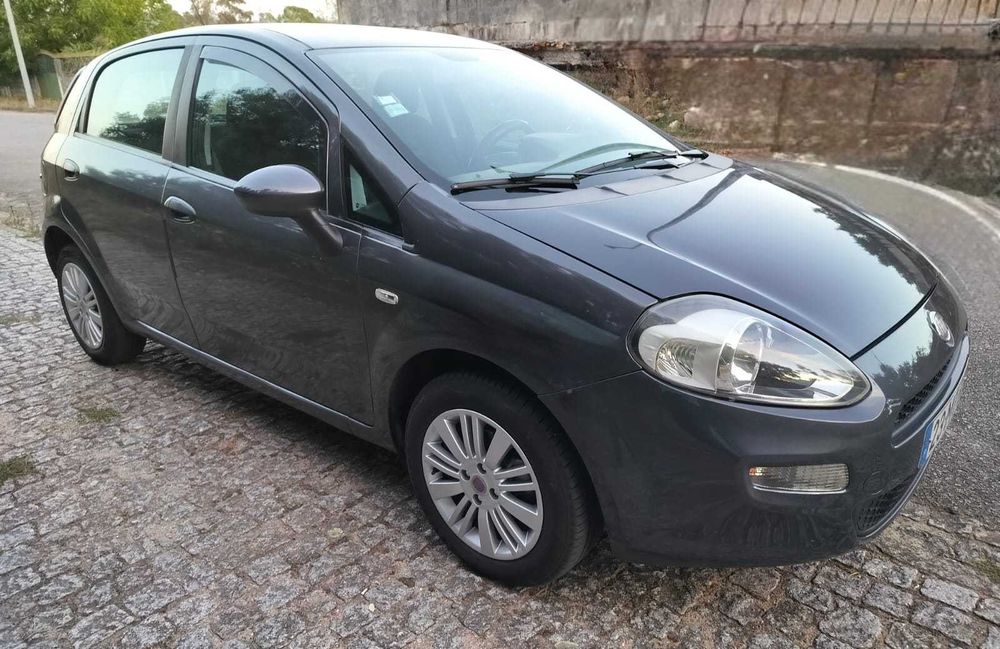 Fiat Grande Punto 1.2i - 2012 / Ar Condicionado — photo 3