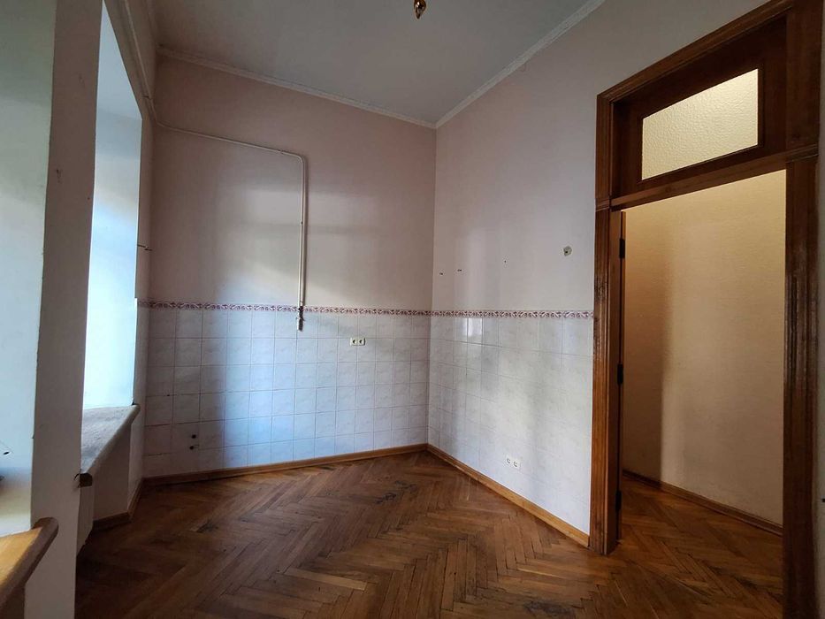 Інститутська, б.13/4, 44 кв м.Світло ЗАВЖДИ! Царський будинок 15000грн